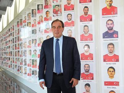 Futbolun geleceğini inşa ediyoruz