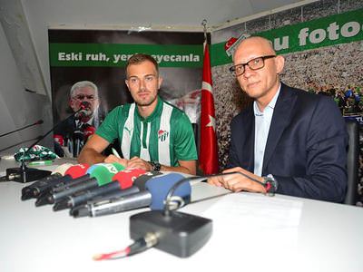 Mert Günok’tan, Bursaspor'a 3 yıllık imza