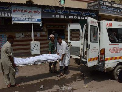 Pakistan'da aşırı sıcaklar can almaya devam ediyor