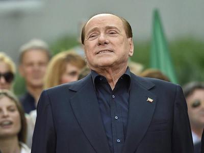 Berlusconi eski karısına aylık 1.4 milyon Euro nafaka ödeyecek