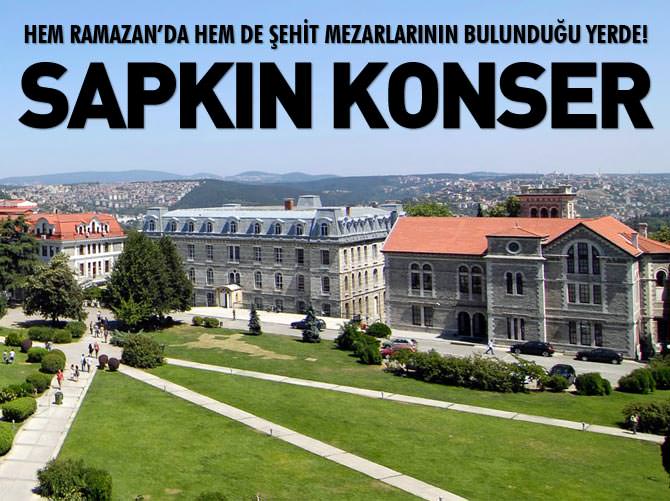 Şehitlik dergahında sapkın konser!