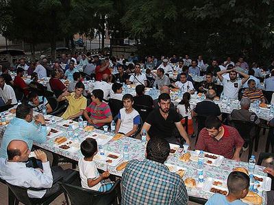 Mavi Marmara şehidi Bilgen anısına 2 bin kişiye iftar