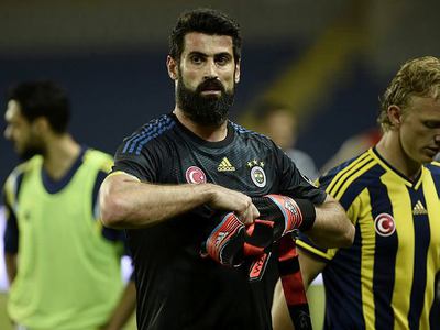 Emre'den sonra bir şok da Volkan'a!