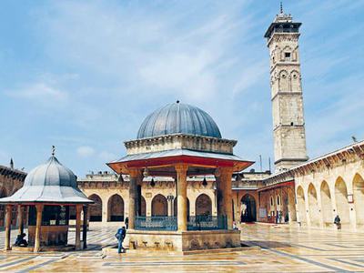 İnandığı gibi yaşamayan, yaşadığı gibi inanır!