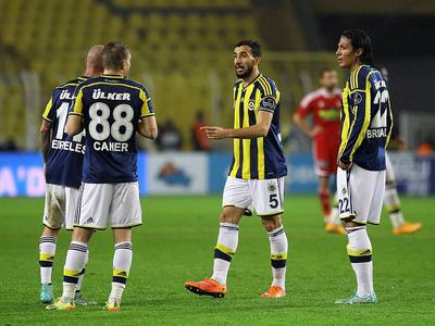 Fenerbahçe'nin yeni kaptanı Mehmet Topal!