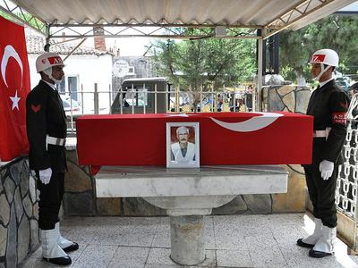 Adile Naşit'in eşinin cenazesi defnedildi