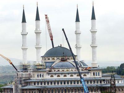 Cumhurbaşkanlığı Sarayı‘nın içindeki cami bugün açılıyor