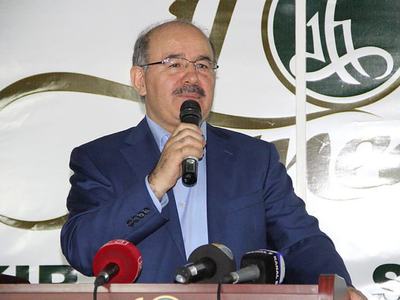Yunanistan'ı 5 tweetle özetledi