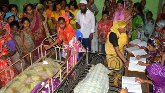 Bangladeş’te giysi yardımı izdihamı: 23 ölü