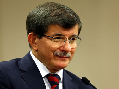 Başbakan Davutoğlu’ndan Arda Turan’a tebrik telefonu