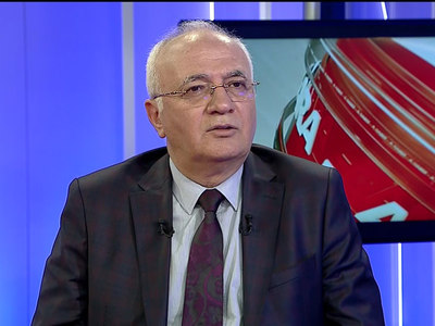 ‘Elinizdeki taşları bırakın’