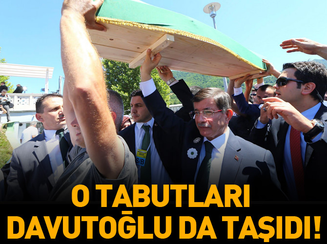 O tabutları Davutoğlu da taşıdı