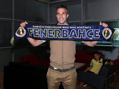 Van Persie, sağlık kontrolünden geçti