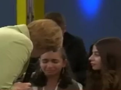 Merkel Filistinli kızı ağlattı!
