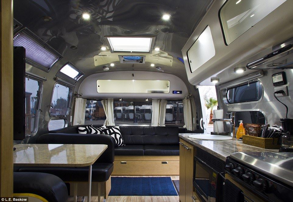 Karavanda yaşayan bir milyarder! - 1