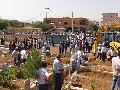 Suruç'ta hayatını kaybedenler toprağa verildi