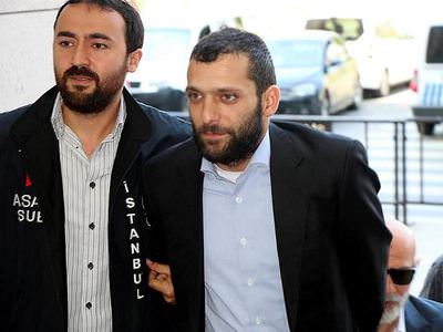 Onur Özbizerdik bir kez daha polis tarafından aranıyor