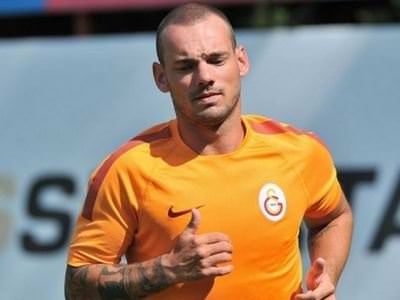 Sneijder, basın mensuplarını azarladı