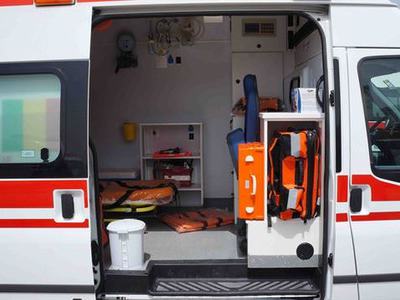 Bomba düzeneğiyle ambulansı kaçırdı