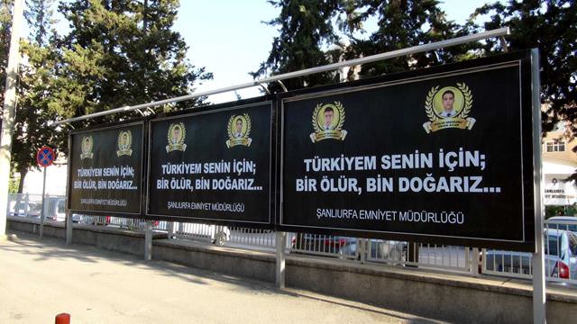 Polisten anlamlı bilboard mesajı