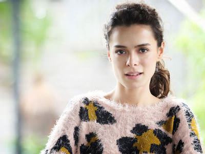 Özge Özpirinçci komşularını isyan ettirdi