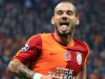 Van Persie'yi gören Sneijder zam istiyor!