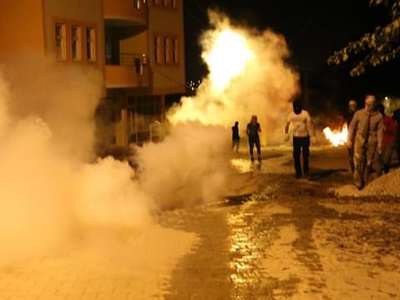 Hakkari Yüksekova'da molotoflu saldırı