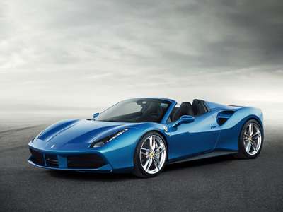 Ferrari’nin en yeni üstü açık süper spor modeli 488 Spider