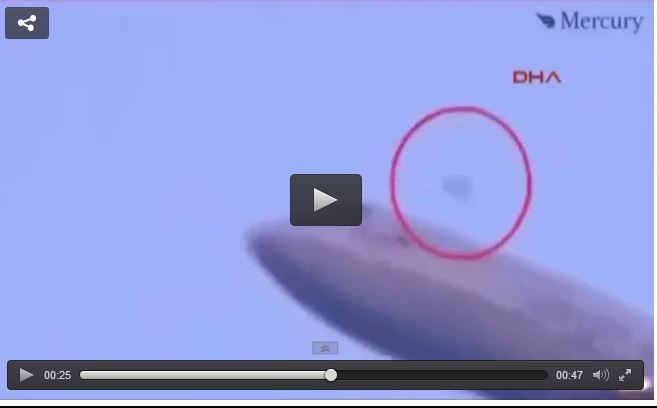 UFO sanılan cisim dev yolcu uçağını böyle teğet geçti - 1