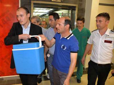 Oğlunun kalbini öperek uğurladı