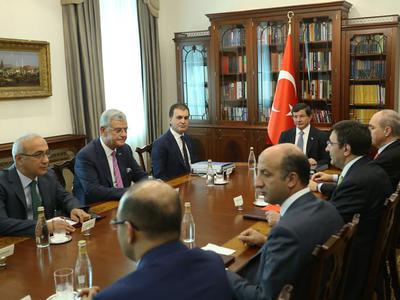 Koalisyon raporu Başbakan Davutoğlu'na sunuldu