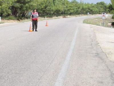 PKK'lılar jandarma aracını kaçırdı
