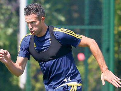 Van Persie ilk 11'de