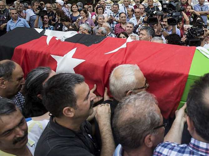 Fikret Otyam son yolculuğuna uğurlandı