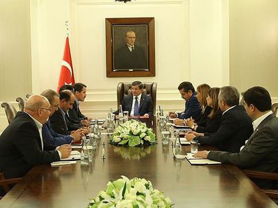 Başbakan Davutoğlu Memur-Sen heyetini kabul etti