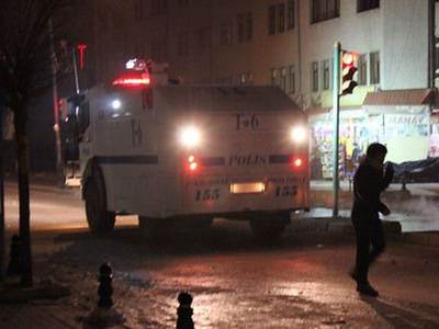 Yüksekova'da jandarma ve polise eş zamanlı saldırı