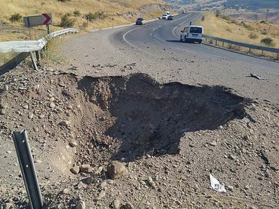 Tunceli'de askeri araca bombalı saldırı