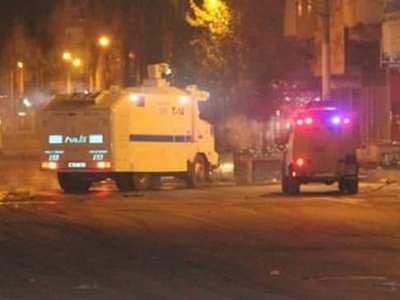 Diyarbakır’da polise roketli saldırı