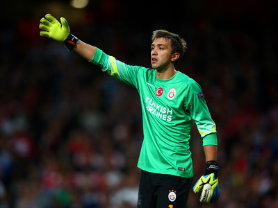Muslera için tarihi rakam!