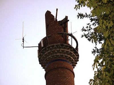 Fırtına minareyi yıktı