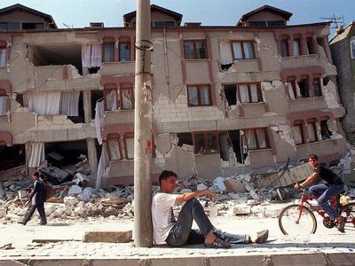 Deprem esnasında ne yapılmalı?