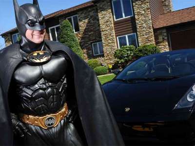 Batman öldü!
