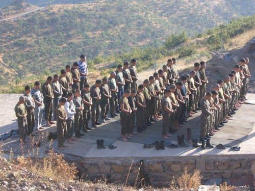 Dağda cemaat yapan Türk askerleri - 1