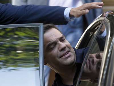 SYRIZA ortadan ikiye bölündü