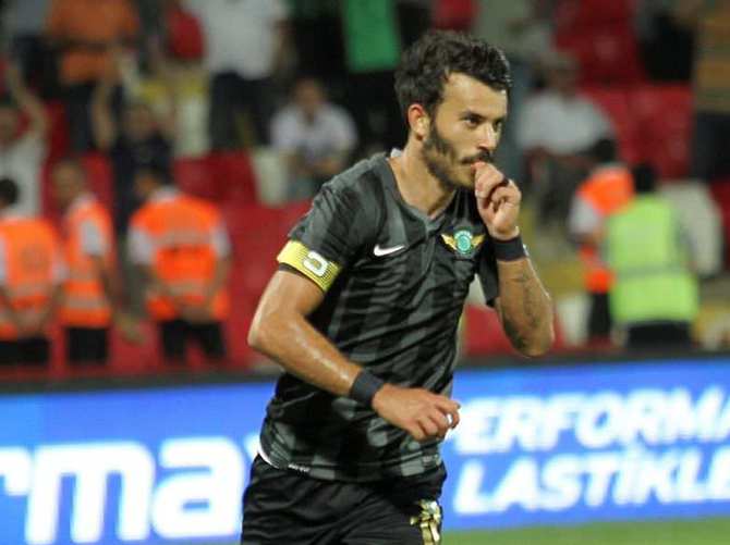 Mersin'e bir darbe de Akhisar'dan!