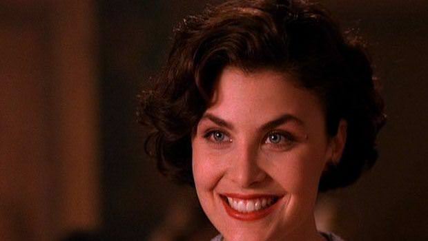Lara Flynn Boyle'un yüzü tanınmaz hale geldi - 3