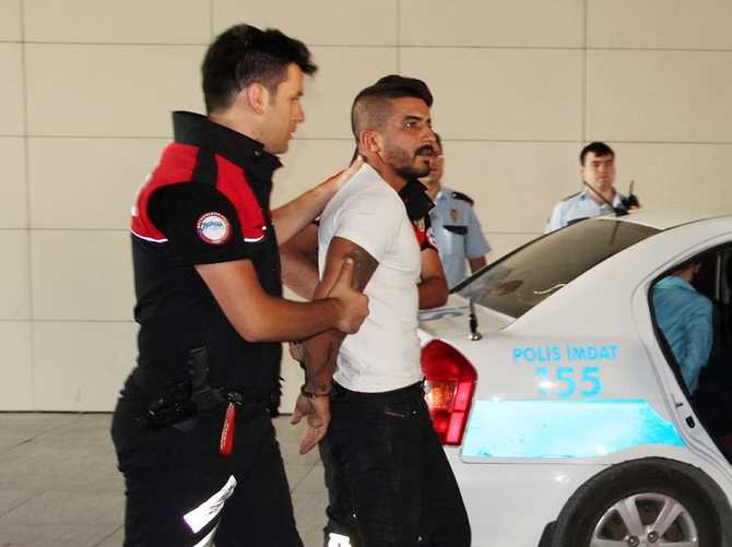 Metrobüste iki PKK'lı yakalandı!