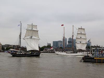 Tarihi yelkenliler Londra'dan geçti