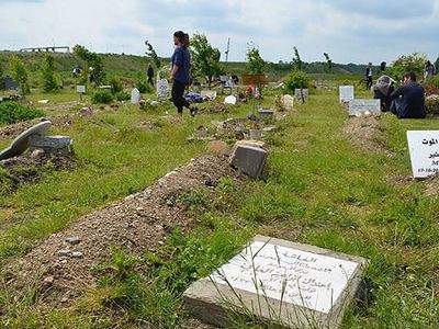 Danimarka'da Müslüman mezarlığına saldırı