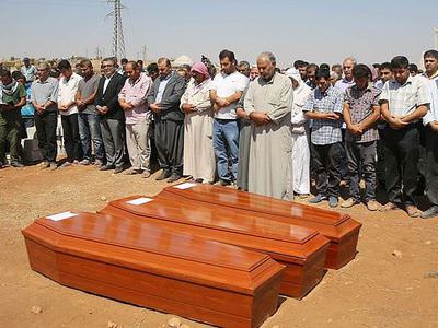 Minik Aylan Kobani'de toprağa verildi